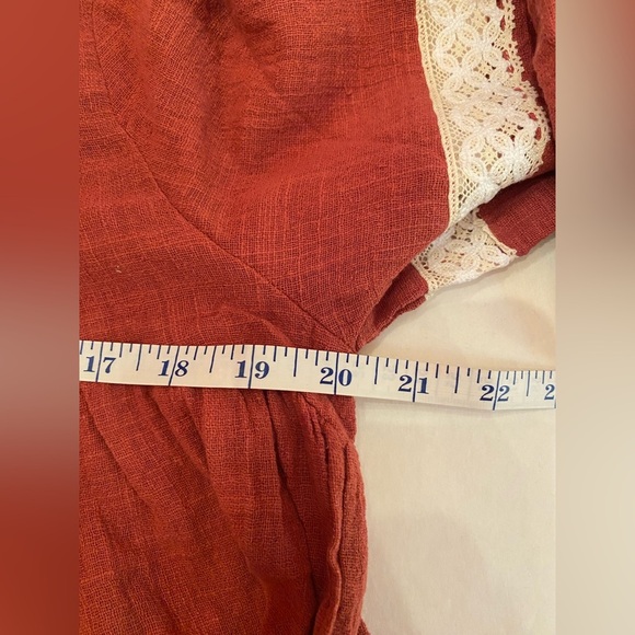 NWT Hayden Woman’s Rust Color Top Blouse Size Medium - Picture 5 of 6